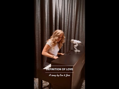 Definition of Love — Ema vid pianot